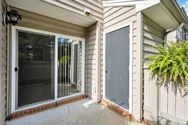 2453 Old Greenbrier RD # 124, Chesapeake, VA 23325