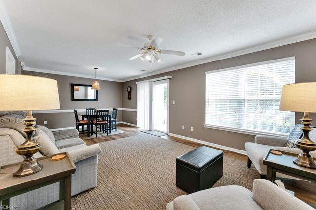 2453 Old Greenbrier RD # 124, Chesapeake, VA 23325