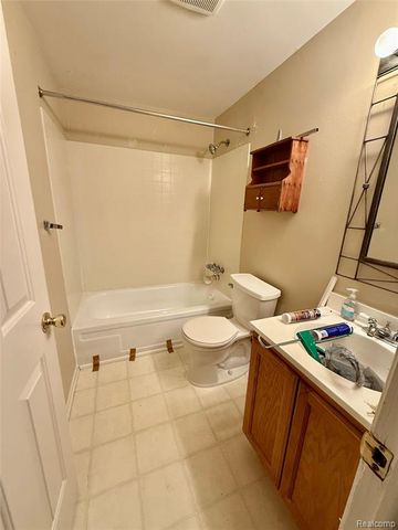 1920 Jan Court 29, Canton, MI 48187