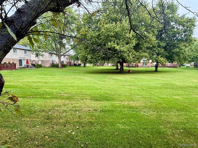 1920 Jan Court 29, Canton, MI 48187