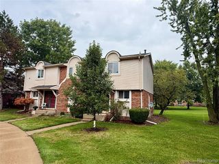 1920 Jan Court 29, Canton, MI 48187