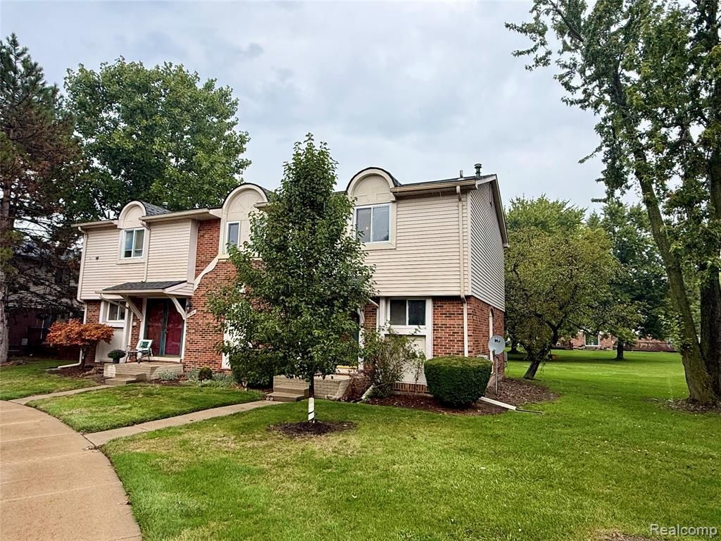 1920 Jan Court 29, Canton, MI 48187