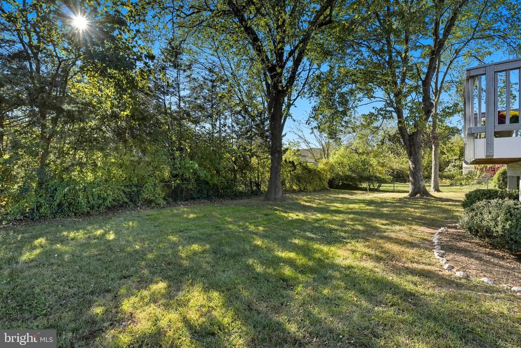 14615 BAUGHER DR, Centreville, VA 20120