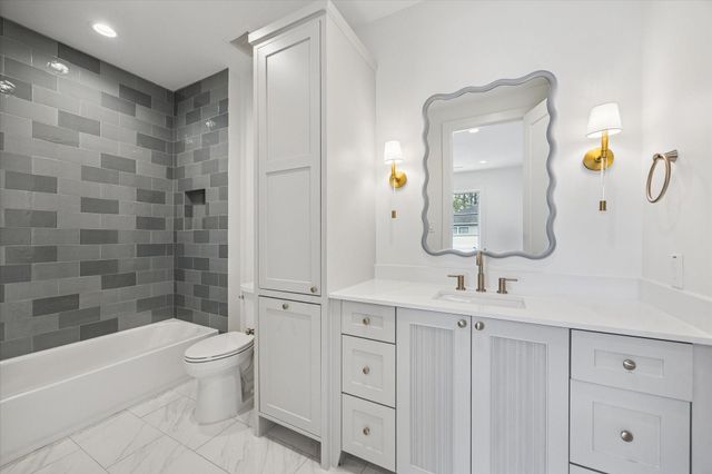 1243 Candlelight Lane, Houston, TX 77018