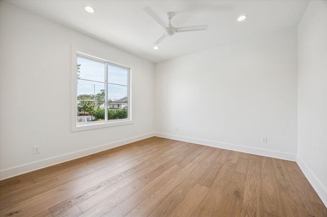 1243 Candlelight Lane, Houston, TX 77018