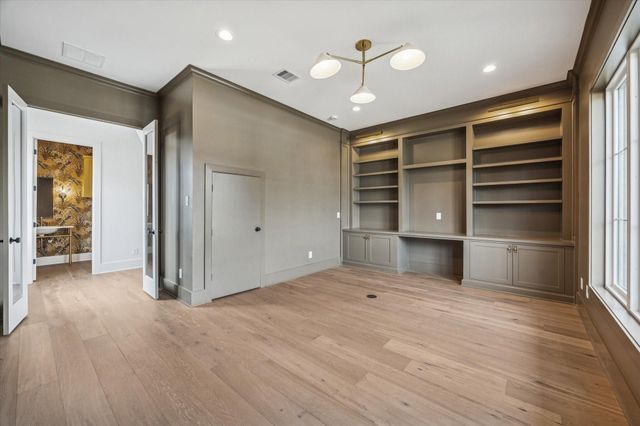 1243 Candlelight Lane, Houston, TX 77018