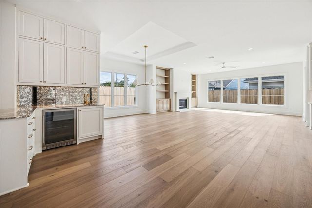 1243 Candlelight Lane, Houston, TX 77018