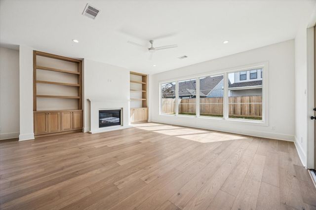 1243 Candlelight Lane, Houston, TX 77018