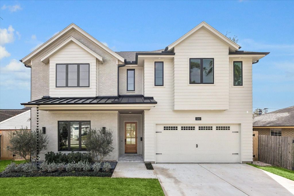 1243 Candlelight Lane, Houston, TX 77018