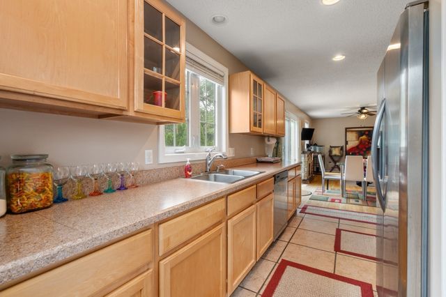 109 Appleton St, Springfield, MA 01108