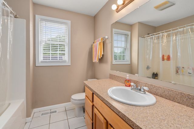 109 Appleton St, Springfield, MA 01108