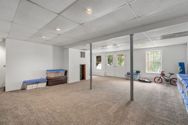 109 Appleton St, Springfield, MA 01108