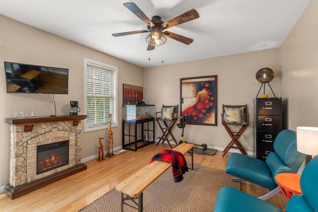 109 Appleton St, Springfield, MA 01108