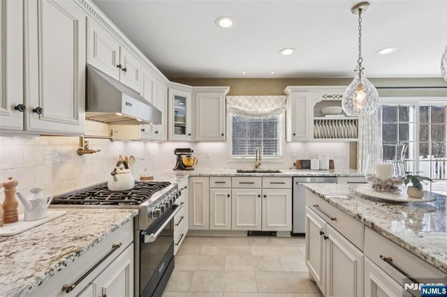 130 Tamboer Drive, North Haledon, NJ 07508