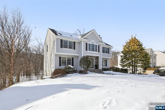 130 Tamboer Drive, North Haledon, NJ 07508