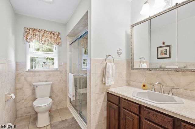 14 Leonard Rd, Butler Boro, NJ 07405