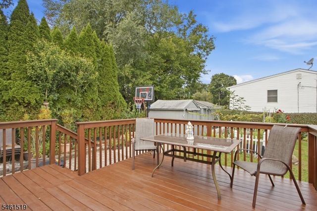 14 Leonard Rd, Butler Boro, NJ 07405