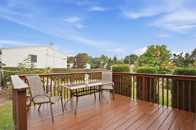 14 Leonard Rd, Butler Boro, NJ 07405