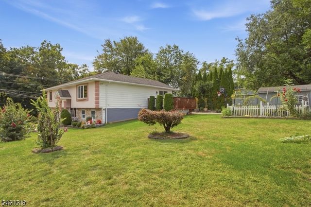 14 Leonard Rd, Butler Boro, NJ 07405