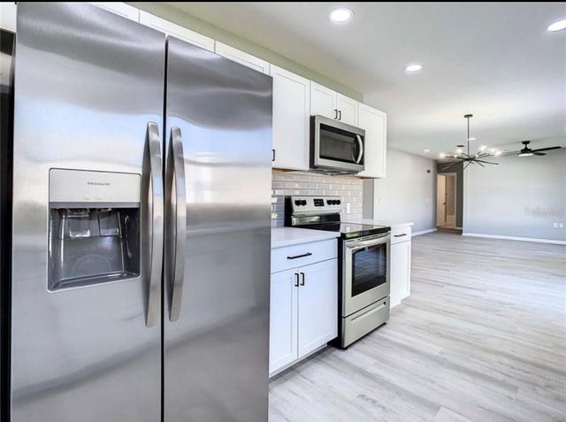 516 E ANGLEWOOD DRIVE, Brandon, FL 33511