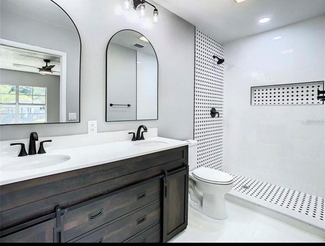 516 E ANGLEWOOD DRIVE, Brandon, FL 33511