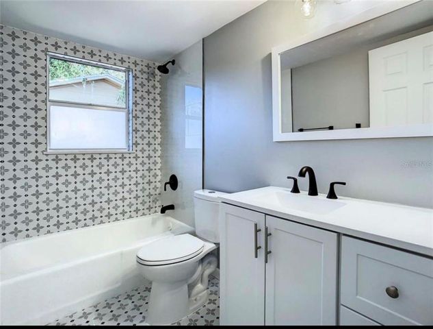 516 E ANGLEWOOD DRIVE, Brandon, FL 33511