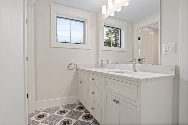 6 Parker Road, Bedford, MA 01730