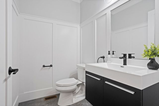 6 Parker Road, Bedford, MA 01730