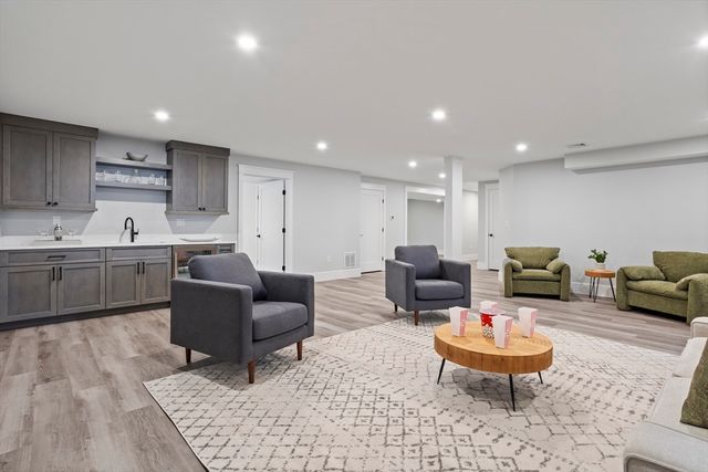 6 Parker Road, Bedford, MA 01730