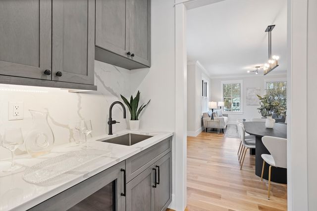 6 Parker Road, Bedford, MA 01730