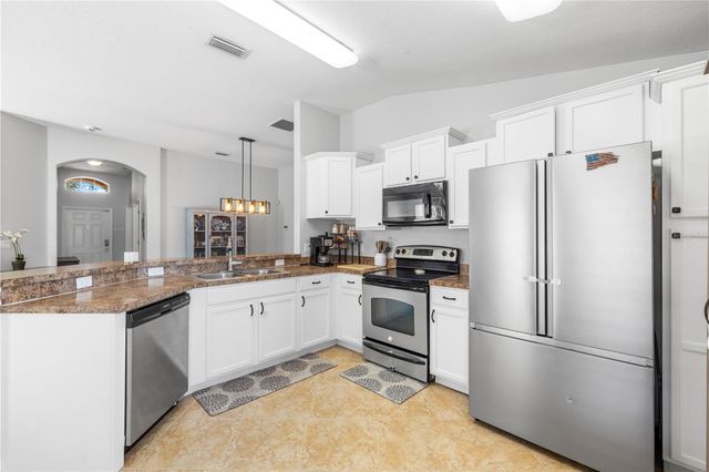 8020 ALAMOSA WOOD AVENUE, Ruskin, FL 33573