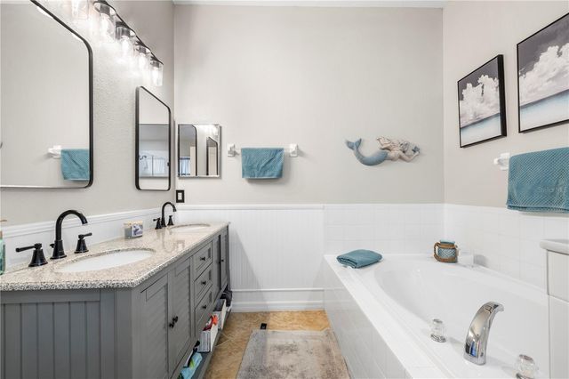 8020 ALAMOSA WOOD AVENUE, Ruskin, FL 33573