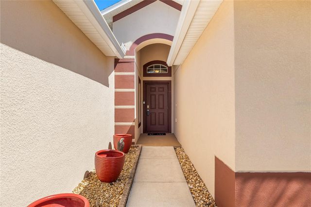 8020 ALAMOSA WOOD AVENUE, Ruskin, FL 33573