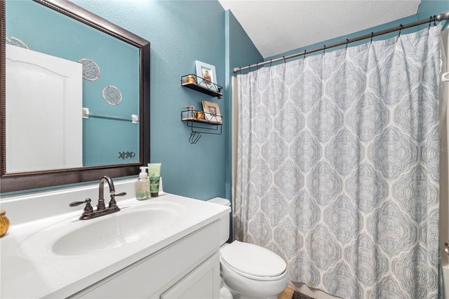 8020 ALAMOSA WOOD AVENUE, Ruskin, FL 33573