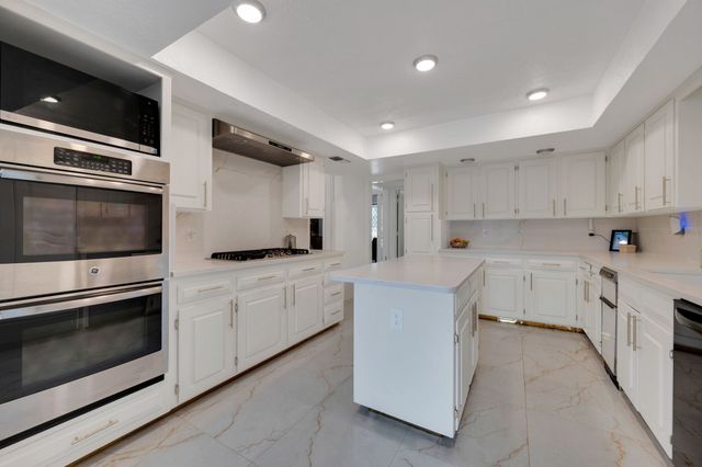 950 Shady Cove Place, Desoto, TX 75115