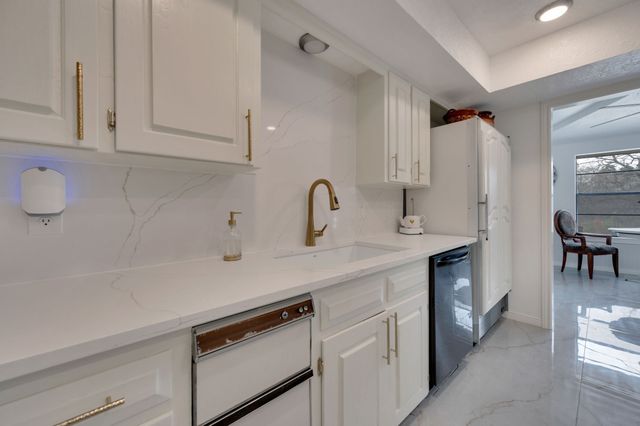 950 Shady Cove Place, Desoto, TX 75115