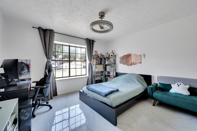 950 Shady Cove Place, Desoto, TX 75115