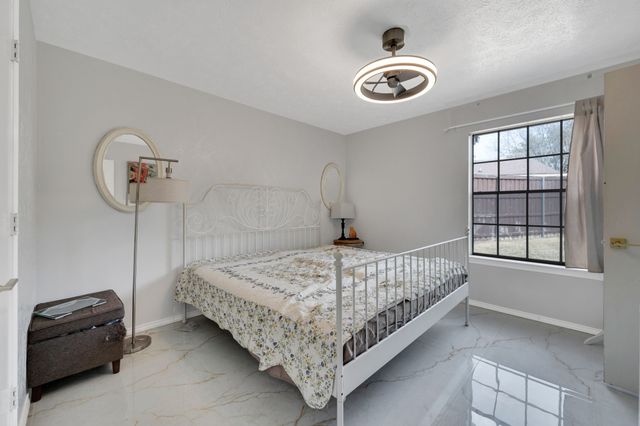 950 Shady Cove Place, Desoto, TX 75115