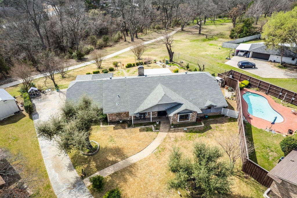 950 Shady Cove Place, Desoto, TX 75115