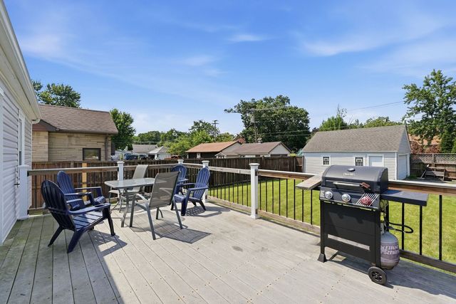 2642 RIDGE Road, Lansing, IL 60438