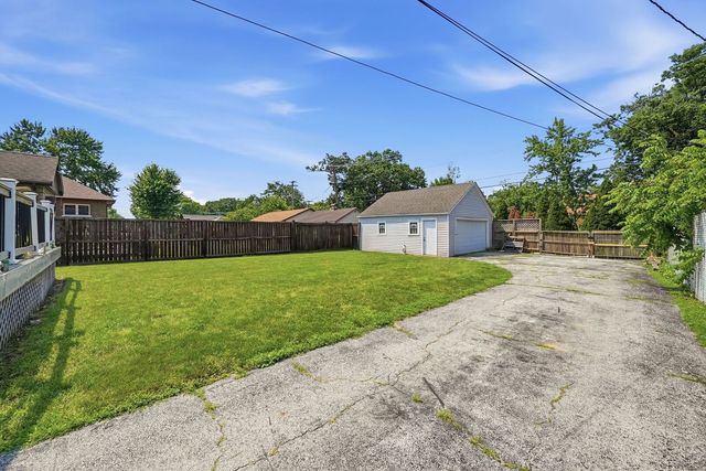 2642 RIDGE Road, Lansing, IL 60438