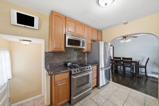 2642 RIDGE Road, Lansing, IL 60438