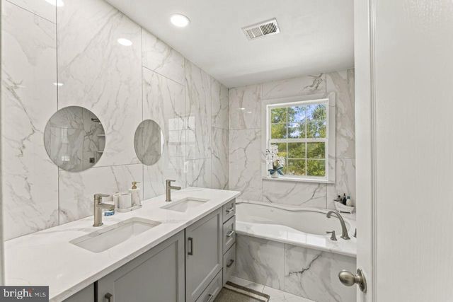 7003 LANHAM LN, Fort Washington, MD 20744