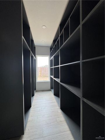 2106 E Clearwater Street, Edinburg, TX 78542