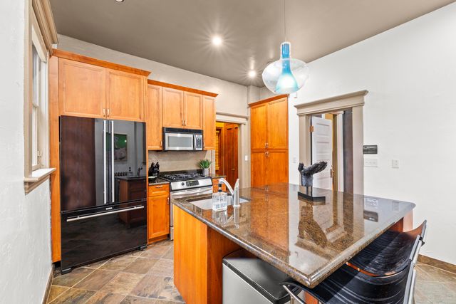 130 Buttles Avenue, Columbus, OH 43215