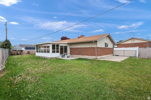 1345 S VALHALLA DR, Clearfield, UT 84015