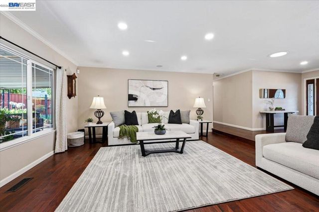 1661 Beckner Ct, Concord, CA 94521