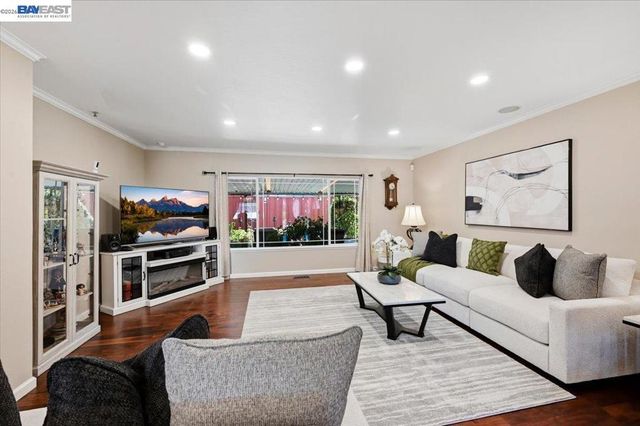 1661 Beckner Ct, Concord, CA 94521