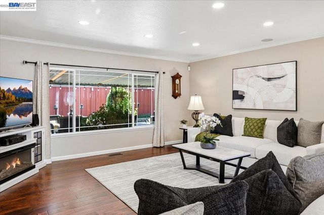 1661 Beckner Ct, Concord, CA 94521