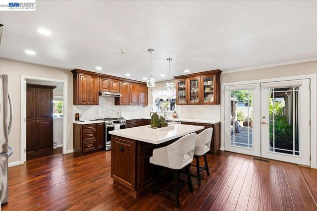 1661 Beckner Ct, Concord, CA 94521